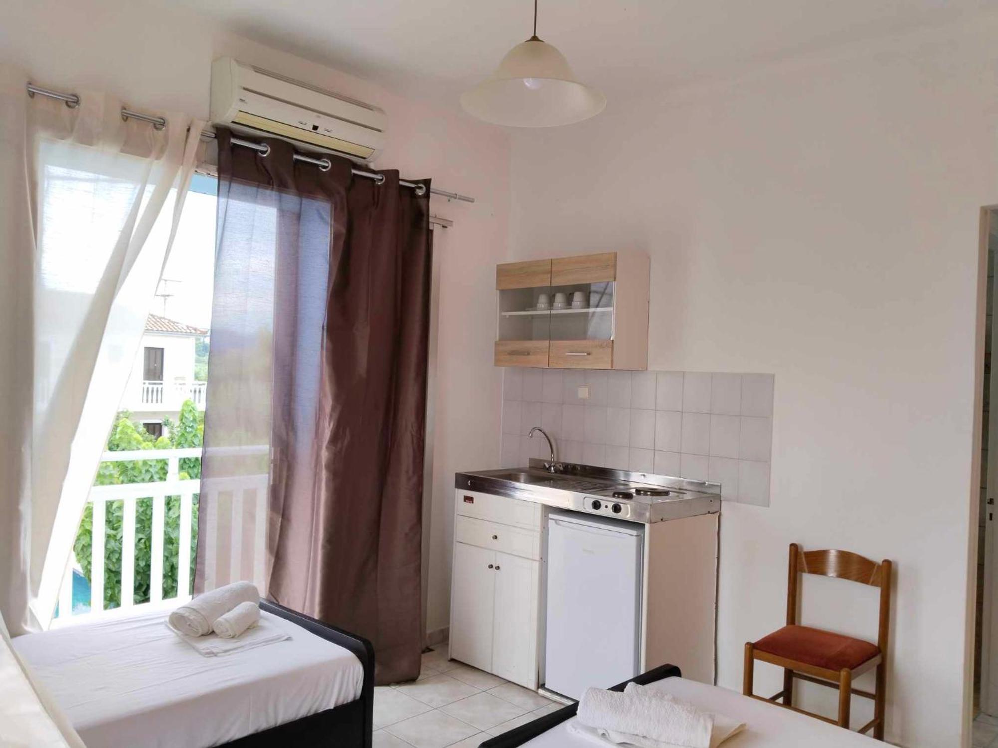 Galini Studios & Apartments Laganas Bagian luar foto