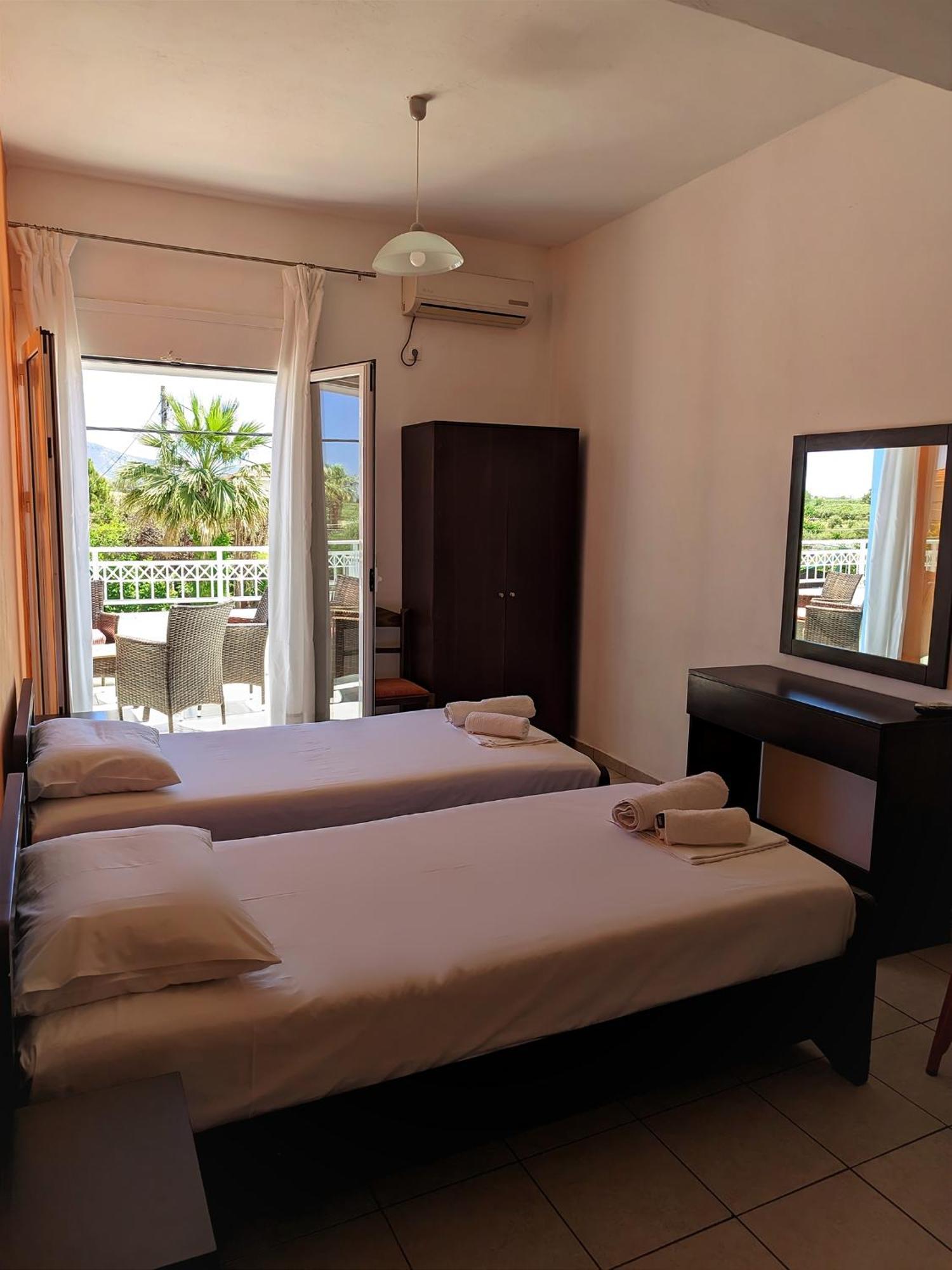 Galini Studios & Apartments Laganas Bagian luar foto